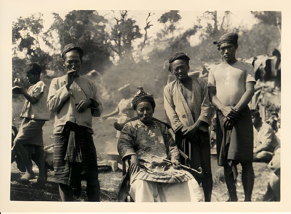 JINGHPAW NI A HPAJI HPARAT